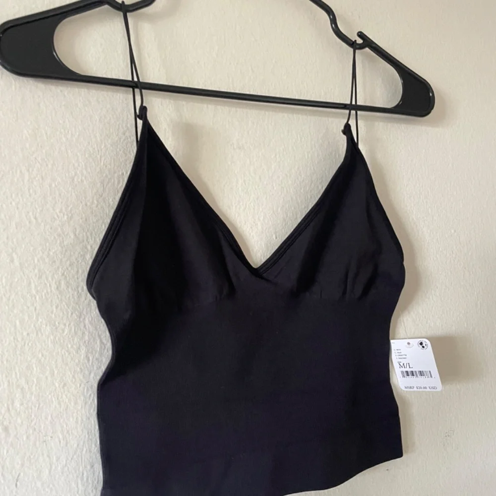 Free people Top Tanks black Size M/L NWT - Picture 5 of 7